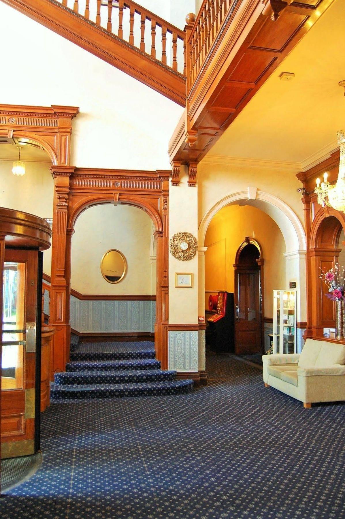 Victoria Hotel